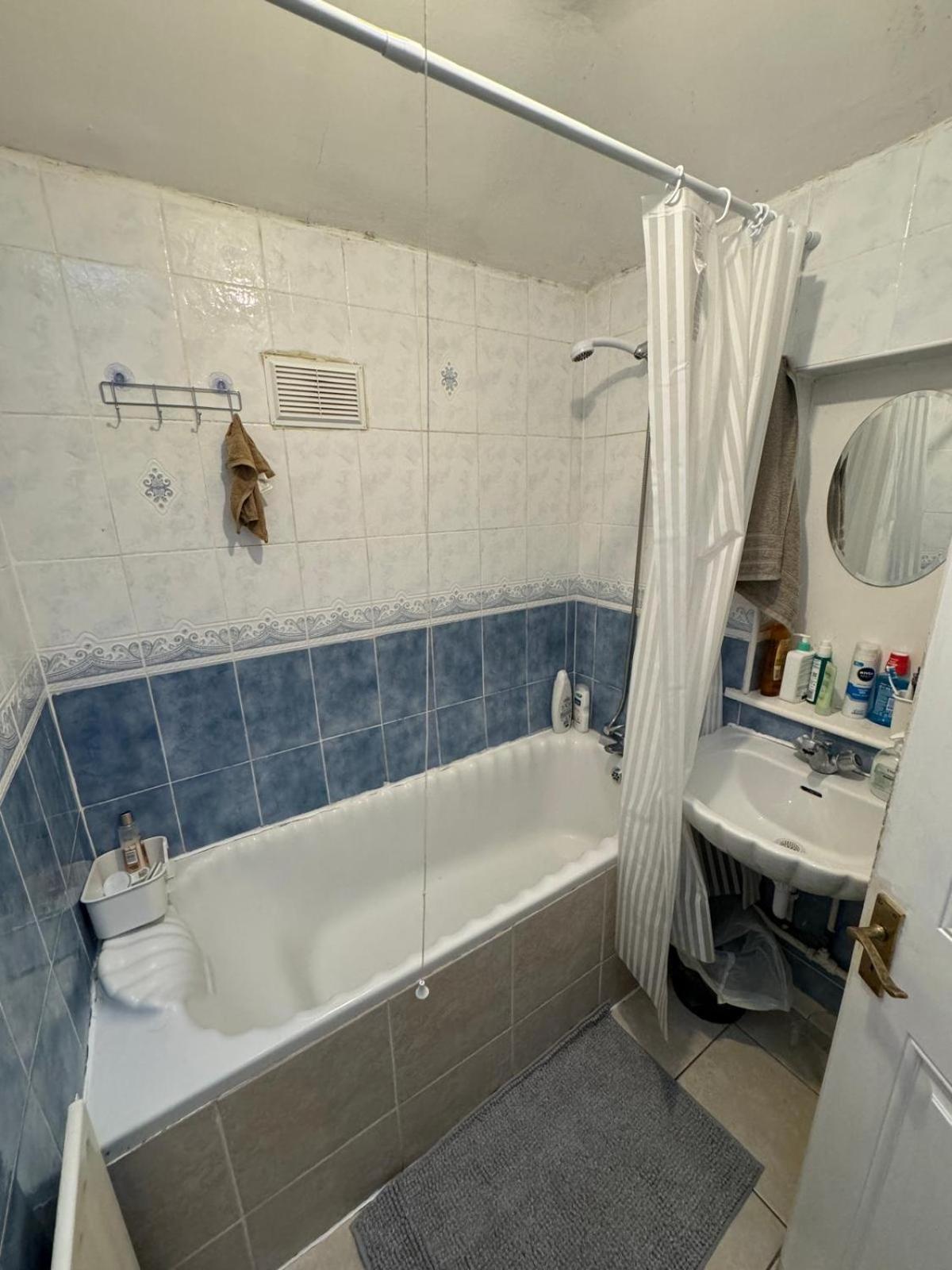 Nice Double Room Near Omni Shopping 더블린 외부 사진